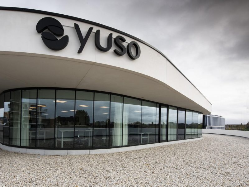 Yuso verhuist naar een nieuw kantoor met teleconferencing apparatuur: Waterfront in Waregem